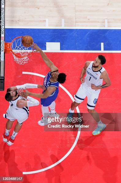 Jabari Parker Of The Sacramento Kings Dunks Against Jonas Valanciunas