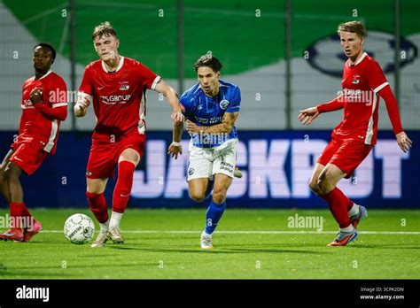 Jong Az X Den Bosch - DEN BOSCH, NETHERLANDS - SEPTEMBER 26: Maxim Dekker of Jong AZ battles ...