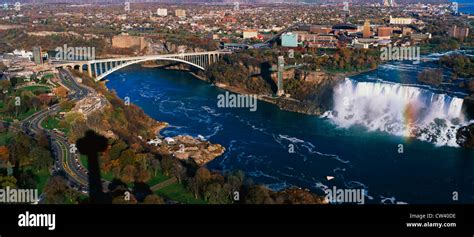 Esta Es Una Vista A Rea De Las Cataratas Americanas Y Rainbow Bridge