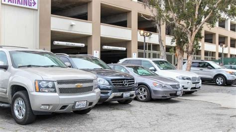 Reserve LAX Curb Express Airport Valet Parking | Way.com