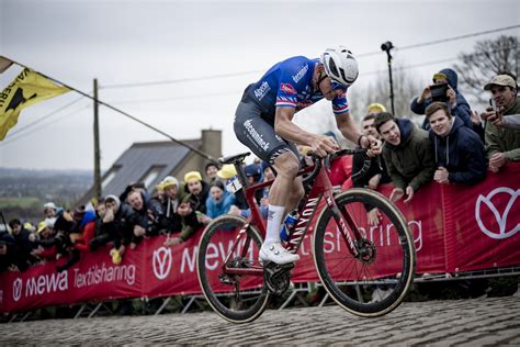 Gouden Combinatie Mathieu Van Der Poel Alpecin Deceuninck En Canyon