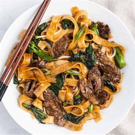 Hủ Tiếu Xào Vietnamese Stir Fried Flat Noodles With Beef Savory