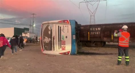 Accidente De Camión Contra El Tren Dejó 6 Lesionados 3 De Ellos