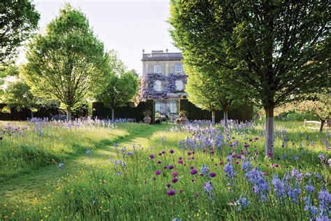 The Majesty of Highgrove Gardens - Flower Magazine