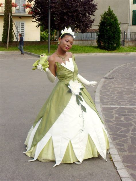 Tiana cosplay 2 by Sunymao on deviantART | Princess tiana costume ...