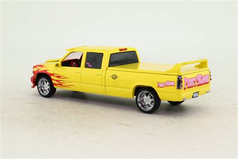 Greenlight 86481 Chevrolet Silverado Pickup Pussy Wagon Kill Bill