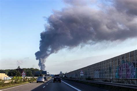 Gro Brand In Duisburg Jetzt Ist Klar Warum Das Feuer Ausgebrochen Ist