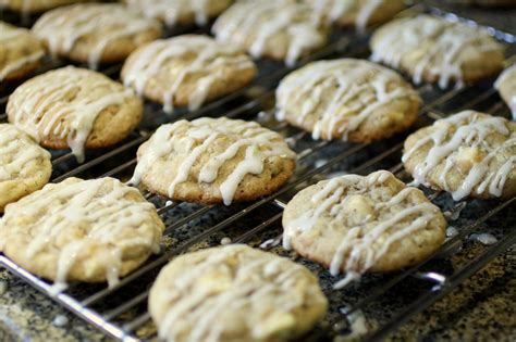 Galletas de Limón Cardamomo y Chocolate Blanco Chipa by the Dozen