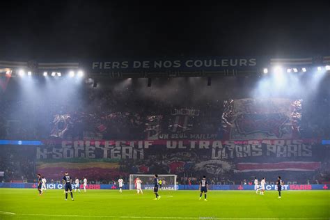 Psg L Accueil Incroyable Des Supporters Parisiens Leurs Joueurs