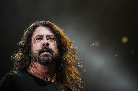 Foo Fighters D Aula De Rock Grohl Fanfarr O E Noivado No Palco