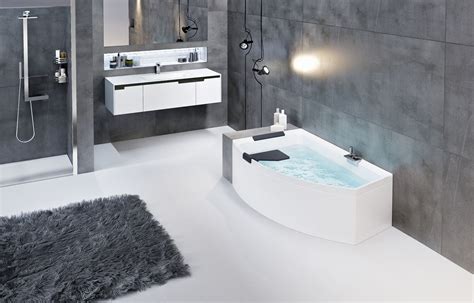 DIVINA O Vasca Da Bagno Angolare Asimmetrica By NOVELLINI Design