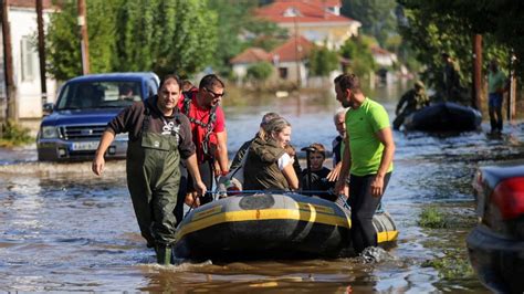 Griechenland Spanien Und T Rkei Zahl Der Toten In Unwetter Regionen