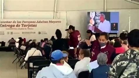 AMLO es denunciado ante el INE por promoción personalizada y uso