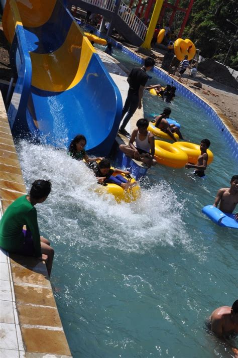 Sangkan Resort Aqua Park Merupakan Taman Rekreasi Air Terbesar