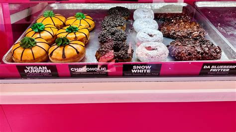 Pinkbox Doughnuts St George Utah Bakery Happycow