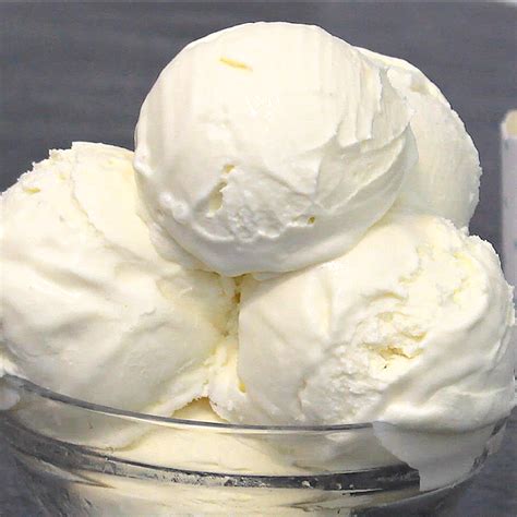 Homemade Vanilla Ice Cream Recipe Yummieliciouz