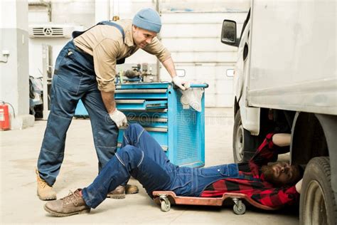 Technicians Repairing Truck Stock Image Image Of Vehicle