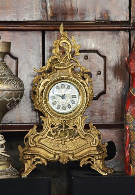 Antique Mantel Clocks Identification & Value: Expert Guide