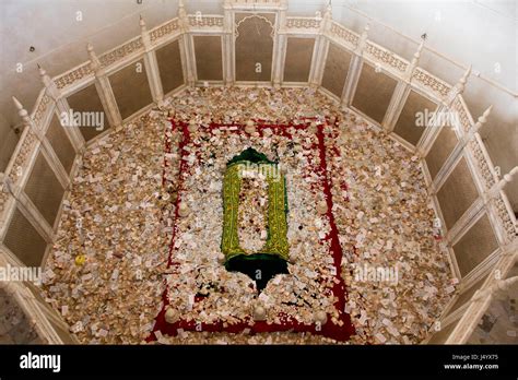 Bibi Ka Maqbara Interior Hi Res Stock Photography And Images Alamy