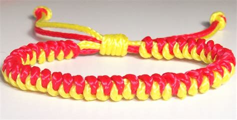 Cómo hacer una pulsera de cuerdas con nudo serpiente y los colores de ...