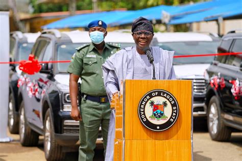 Lagos governor gives 51 SUVs, 8 houses to judges