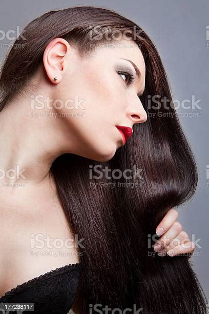 Brunette 여자아이 긴 모발 갈색에 대한 스톡 사진 및 기타 이미지 갈색 갈색 머리 곧은 Istock