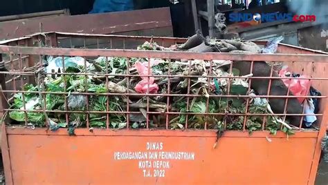 Gunungan Sampah Setinggi Meter Di Pasar Kemiri Muka Depok Begini