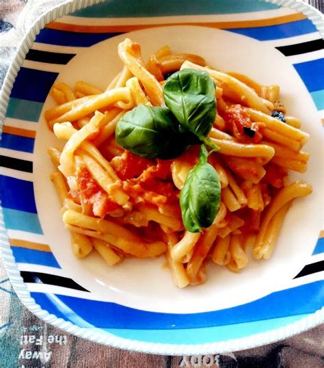 Casarecce Cremose Con Cipolle E Pomodoro Delizie In Pentola