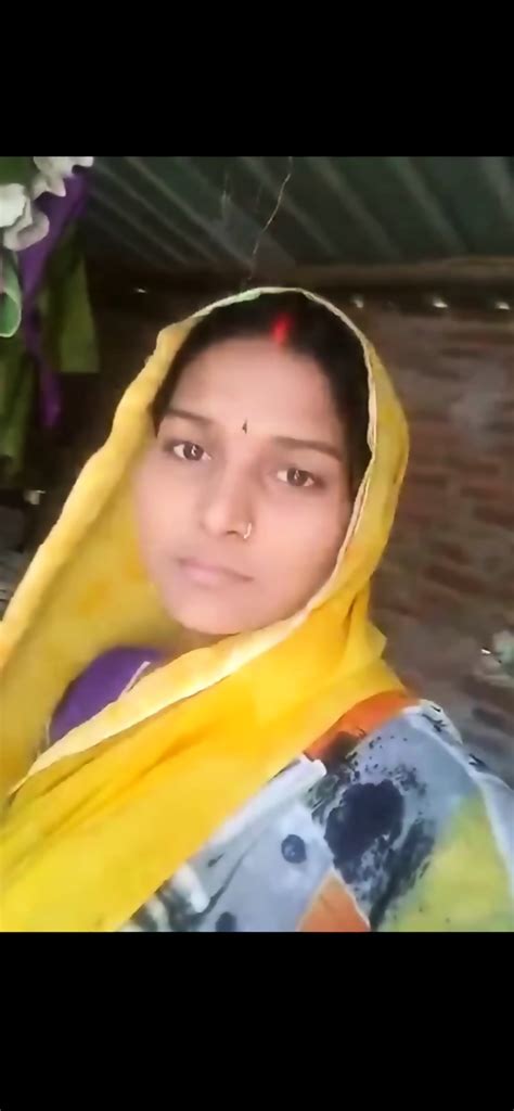 Desi Village Wife Kamavery Thevidiya Wet Hairy Pussy Show Village Outdoor