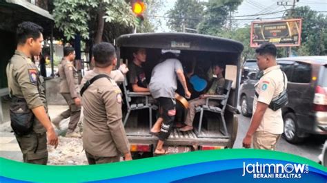 7 Anjal Digaruk Satpol PP Lamongan Dianggap Ganggu Ketertiban