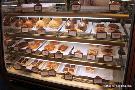 Review Caramel and Pecan Treats at Karamell Küche in Epcot s Germany