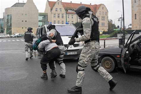 Strzelanina Pod Wroc Awiem Zgin Antyterrorysta I Napastnik Natemat Pl