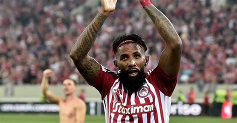 Olympiacos Rodinei C Un Vantaggio Sulla Fiorentina Argentini