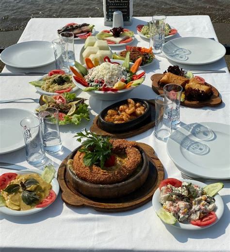 Privates Abendessen Und Kreuzfahrt Auf Dem Bosporus In Istanbul