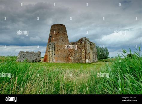 St Benet S Abbey Ruin Norfolk Broads England Stock Photo Alamy