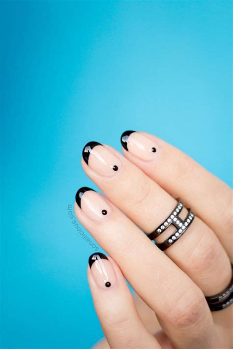 Nude Nails Can Be Fun Let S Start A Revolution Minimalist Nail Art