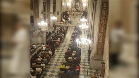 La Statua Internazionale Della Madonna Di Fatima Pellegrina Venerata A