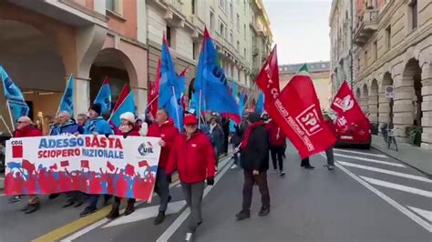 A Padova Il Corteo Di Cgil E Uil Contro La Manovra Del Governo Il