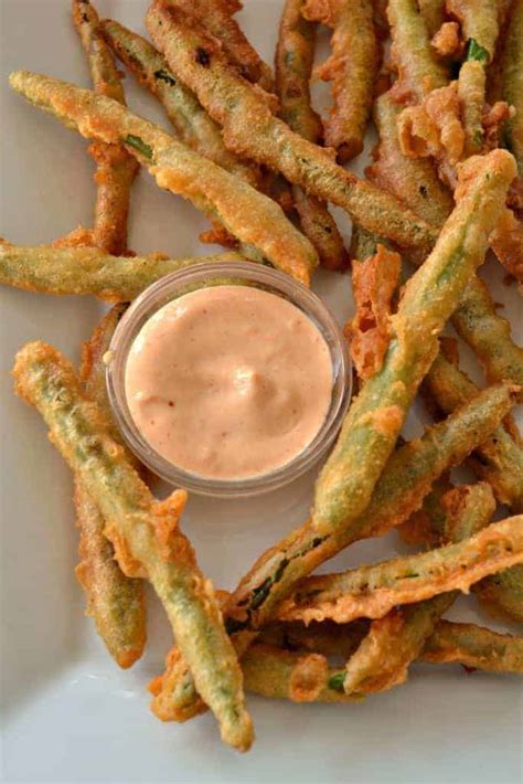 Crispy Fried Green Beans With Sriracha Mayo Small Town Woman