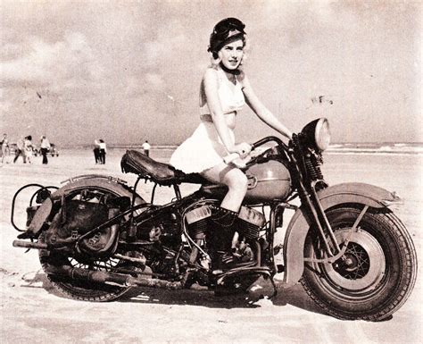 V For Vintage Motorcycle Motos Vintage Chicas En Moto Motocicletas