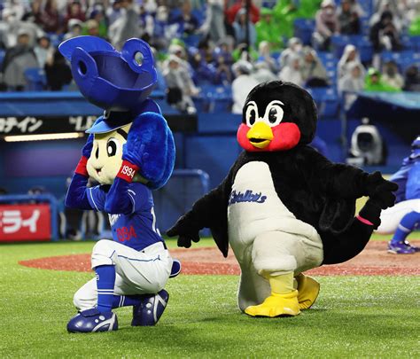 【スライドショー】マンデードアラ番外編 つば九郎と“くるりんぱ”にも挑戦 プロ野球写真ニュース 日刊スポーツ