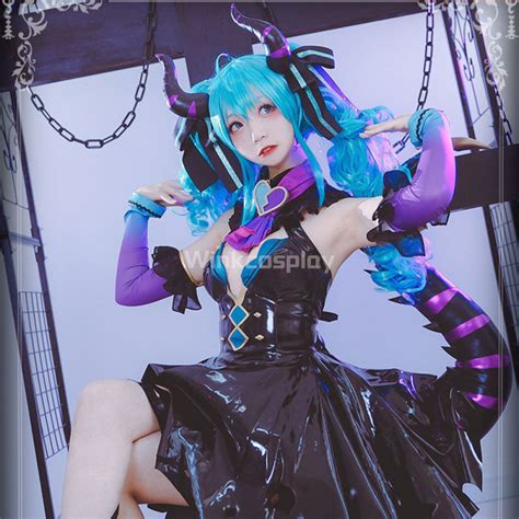 Hatsune Miku Vocaloid Cosplay