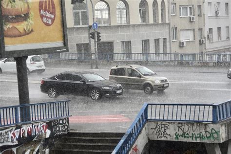 Vremenska Prognoza RHMZ Upaljen Crveni Meteoalarm Za Ove Delove Srbije