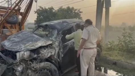 12वीं पास होने की खुशी में पार्टी करने गये 2 छात्रों की सड़क हादसे में मौत तेज रफ्तार कार