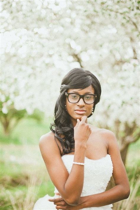 23 Photos Of Beautiful Brides Wearing Glasses Bride With Glasses Beautiful Bride Bride