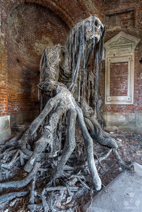 Monster on graveyard - urbex.net.pl - abandoned chapel in Poland