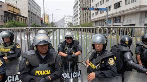 Hay toque de queda en Perú tras la disolución del Congreso y cuáles