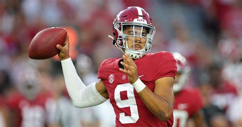 Alabama QB Bryce Young's Shoulder Injury Isn't 'Long-Term,' Is Day-to ...