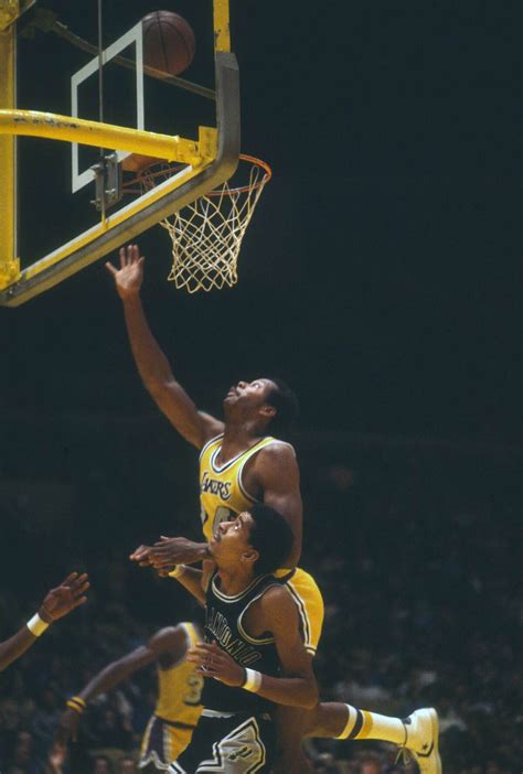 Former NBA player, from infamous punch of Rudy Tomjanovich, sentenced for charity fraud