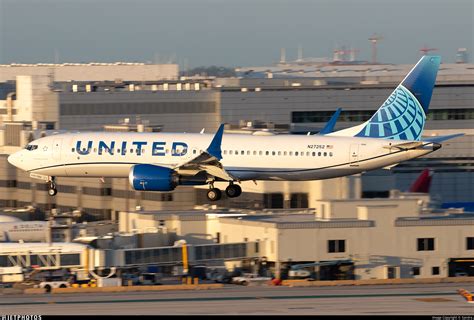 N27252 | Boeing 737-8 MAX | United Airlines | Sandra | JetPhotos